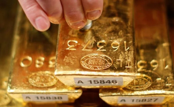 Gi&aacute; v&agrave;ng h&ocirc;m nay 15/10: Giảm phi&ecirc;n thứ 3 li&ecirc;n tiếp, &aacute;p s&aacute;t mốc 4.000 USD
