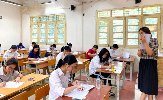 Dự kiến thi tuyển v&agrave;o lớp 10 chỉ c&ograve;n 2 m&ocirc;n To&aacute;n v&agrave; Ngữ văn