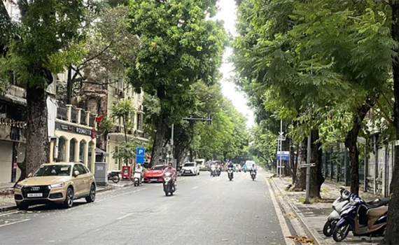 Thời tiết h&ocirc;m nay (30-10): Bắc Bộ nhiều m&acirc;y, ng&agrave;y c&oacute; mưa r&agrave;o v&agrave; d&ocirc;ng rải r&aacute;c, cục bộ c&oacute; nơi mưa to