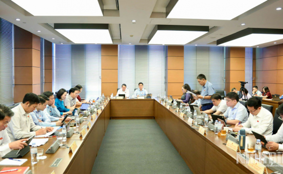 Kỳ họp thứ hai, Quốc hội kh&oacute;a XVI: Thảo luận tại Tổ về 3 dự &aacute;n luật, nghị quyết quan trọng