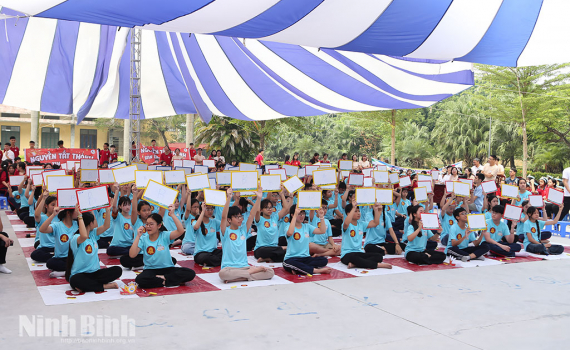 Cuộc thi Rung chu&ocirc;ng v&agrave;ng C&ugrave;ng em ph&ograve;ng, chống thi&ecirc;n tai - kiến tạo tương lai bền vững