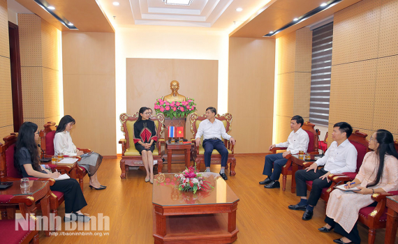 L&atilde;nh đạo UBND tỉnh tiếp x&atilde; giao Đo&agrave;n Đại sứ Vương quốc Th&aacute;i Lan