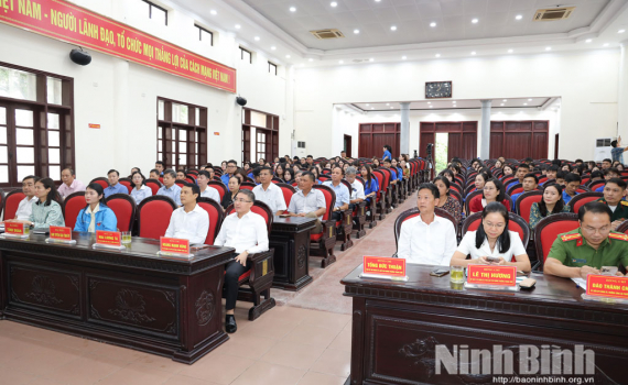 Phường Trung Sơn đối thoại với c&aacute;n bộ, đo&agrave;n vi&ecirc;n, thanh ni&ecirc;n
