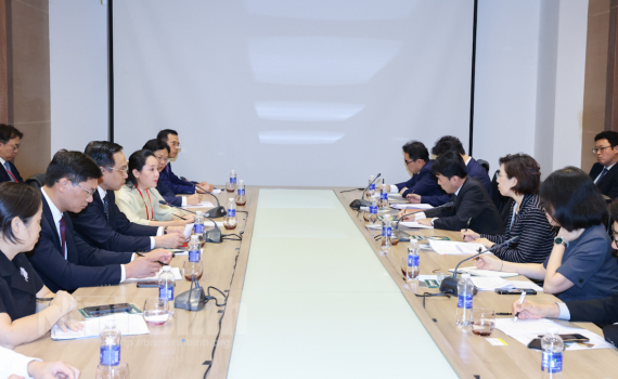 Đo&agrave;n c&ocirc;ng t&aacute;c tỉnh Ninh B&igrave;nh ch&agrave;o x&atilde; giao Đại sứ Đặc mệnh to&agrave;n quyền H&agrave;n Quốc tại Việt Nam