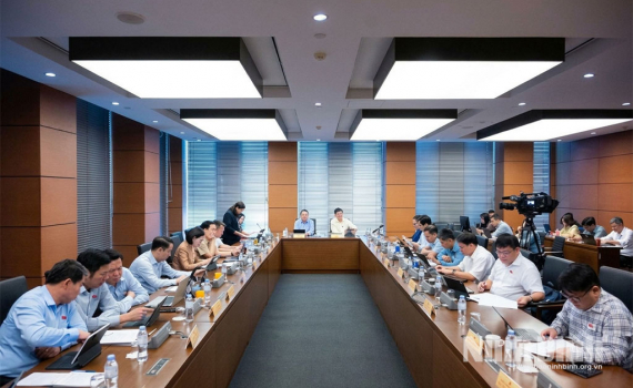 Ho&agrave;n thiện ch&iacute;nh s&aacute;ch đất đai, bảo đảm quyền lợi của người d&acirc;n v&agrave; doanh nghiệp