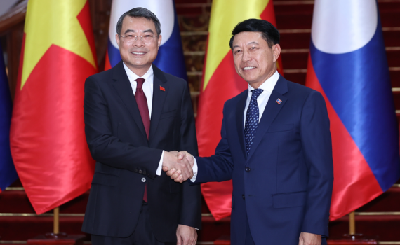 Thủ tướng L&ecirc; Minh Hưng hội đ&agrave;m với Thủ tướng L&agrave;o: Quan hệ Việt Nam-L&agrave;o l&agrave; ưu ti&ecirc;n cao nhất trong ch&iacute;nh s&aacute;ch đối ngoại