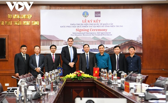 ADB viện trợ kh&ocirc;ng ho&agrave;n lại 2,5 triệu USD khắc phục hậu quả thi&ecirc;n tai tại miền Trung