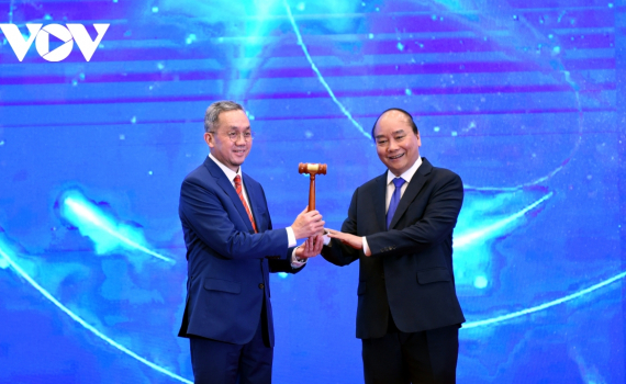 Bế mạc Hội nghị Cấp cao ASEAN 37 v&agrave; chuyển giao chức Chủ tịch cho Brunei