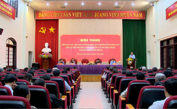 Đại biểu HĐND tỉnh tiếp x&uacute;c cử tri th&agrave;nh phố Ninh B&igrave;nh