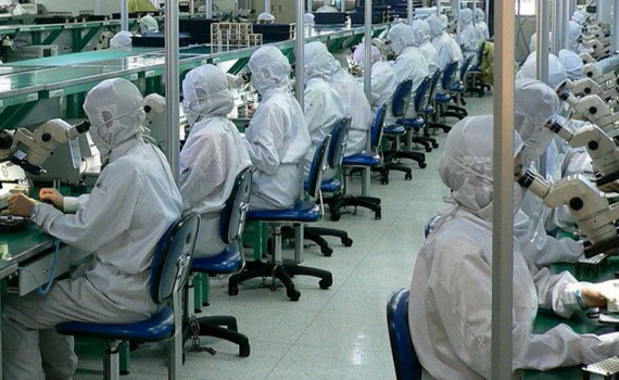 Việt Nam tr&ecirc;n đường trở th&agrave;nh cứ điểm sản xuất iPhone