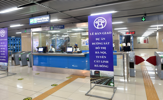 Ch&iacute;nh thức b&agrave;n giao, đưa v&agrave;o khai th&aacute;c tuyến đường sắt đ&ocirc; thị đầu ti&ecirc;n