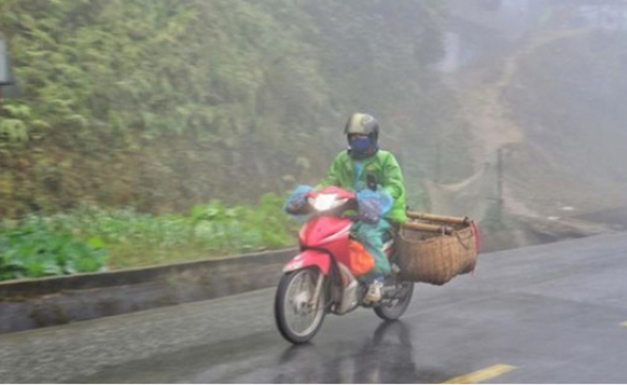 V&ugrave;ng n&uacute;i Bắc Bộ c&oacute; nơi r&eacute;t đậm, H&agrave; Nội mưa nhỏ v&agrave;i nơi, trời r&eacute;t 