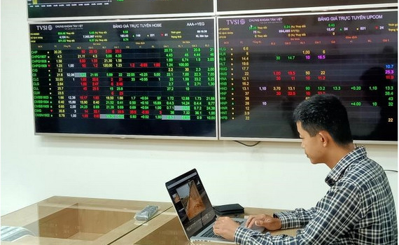 Chứng kho&aacute;n h&ocirc;m nay 22-11: Khả năng cao sẽ c&oacute; những phi&ecirc;n hồi kỹ thuật