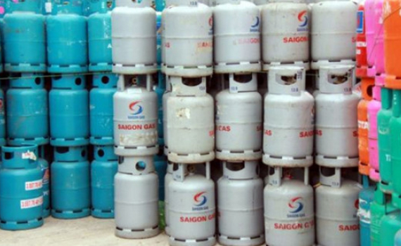 Từ h&ocirc;m nay, 1-11, gi&aacute; gas b&aacute;n lẻ đến tay người ti&ecirc;u dùng vượt 500.000 đồng/b&igrave;nh 12kg