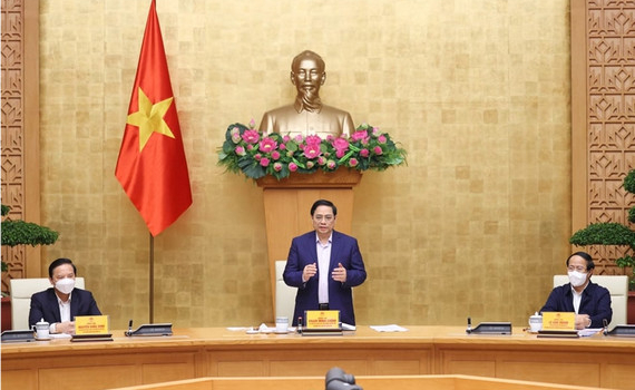 Thủ tướng Phạm Minh Ch&iacute;nh chủ tr&igrave; cuộc họp ph&ograve;ng, chống Covid-19 với 63 tỉnh, th&agrave;nh