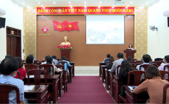 C&ocirc;ng đo&agrave;n ng&agrave;nh Gi&aacute;o dục Ninh B&igrave;nh bồi dưỡng nghiệp vụ c&ocirc;ng t&aacute;c c&ocirc;ng đo&agrave;n