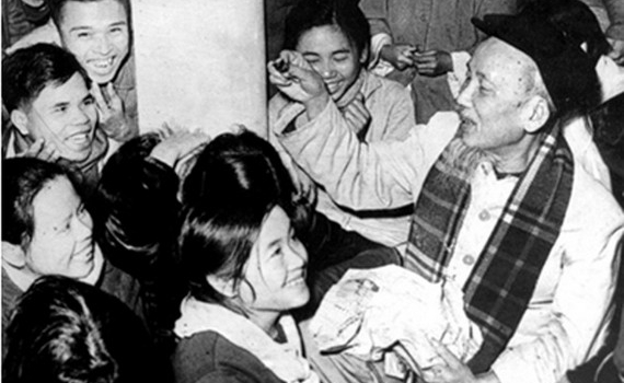 "Văn h&oacute;a soi đường cho quốc d&acirc;n đi"