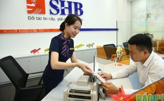 Kh&aacute;ch h&agrave;ng doanh nghiệp c&oacute; thể thanh to&aacute;n trực tuyến Bảo hiểm x&atilde; hội, Bảo hiểm Y tế th&ocirc;ng qua dịch vụ ng&acirc;n h&agrave;ng điện tử của SHB