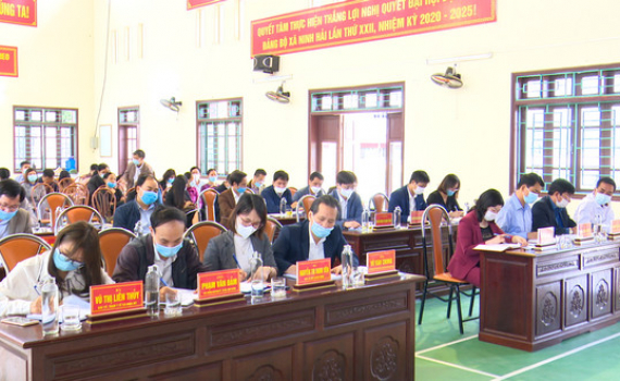 Đại biểu HĐND tỉnh tiếp x&uacute;c cử tri x&atilde; Ninh Hải