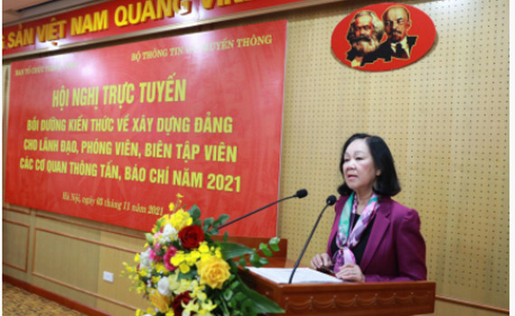 Bồi dưỡng kiến thức về x&acirc;y dựng Đảng tr&ecirc;n b&aacute;o ch&iacute;, truyền th&ocirc;ng