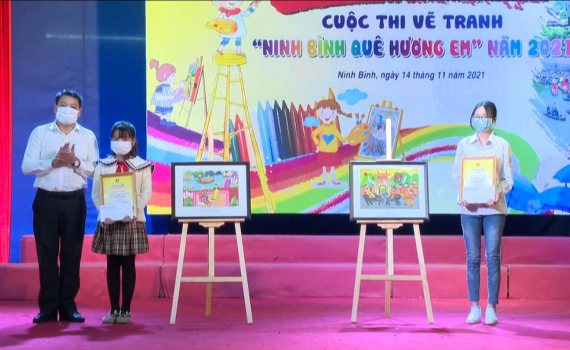 Cuộc thi vẽ tranh: Cuộc thi vẽ tranh sáng tạo với đề tài Việt Nam xinh đẹp sẽ đem đến cho bạn những giây phút vô cùng thú vị và đầy sáng tạo. Thể hiện tinh thần yêu nước của mình bằng cách vẽ hình các danh lam thắng cảnh, người dân và văn hóa truyền thống của Việt Nam. Hãy thể hiện tài năng của bạn nhé!