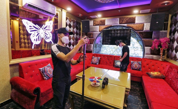 TP Hồ Ch&iacute; Minh lại dừng hoạt động karaoke, vũ trường, massage, spa, qu&aacute;n bar