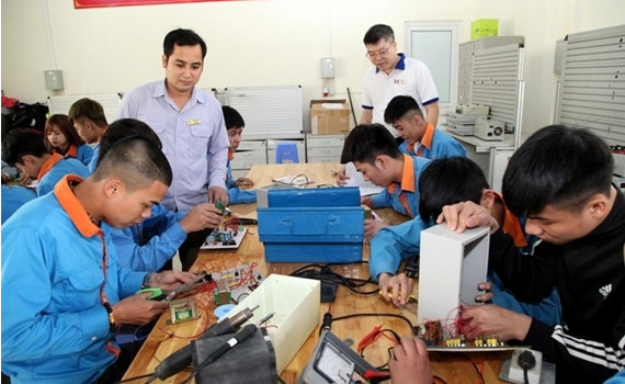 Đề xuất tăng mức xử phạt vi phạm h&agrave;nh ch&iacute;nh trong lĩnh vực gi&aacute;o dục nghề nghiệp