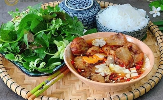 B&uacute;n chả chuẩn vị H&agrave; th&agrave;nh