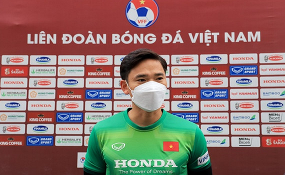 Thủ th&agrave;nh Nguy&ecirc;n Mạnh: C&aacute;c cầu thủ đ&atilde; r&uacute;t ra nhiều b&agrave;i học
