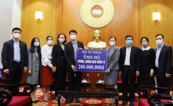 Hơn 21.188 tỷ đồng ủng hộ c&ocirc;ng t&aacute;c ph&ograve;ng chống dịch COVID-19