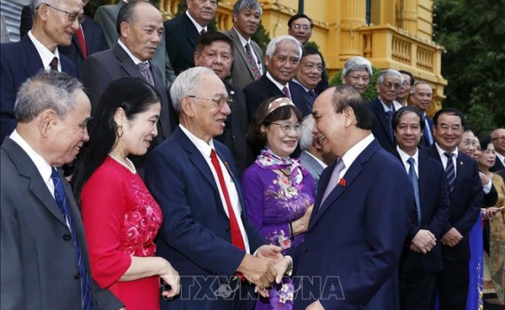 T&ocirc;n sư trọng đạo l&agrave; cốt c&aacute;ch con người Việt Nam