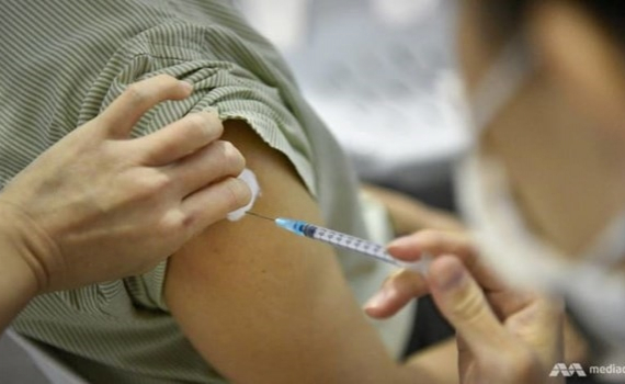 Singapore triển khai ti&ecirc;m vaccine ph&ograve;ng COVID-19 t&aacute;c dụng k&eacute;p