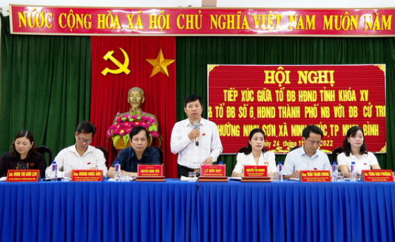 Đại biểu HĐND tỉnh tiếp x&uacute;c với cử tri th&agrave;nh phố Ninh B&igrave;nh