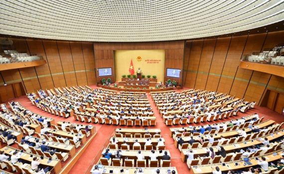 Kh&ocirc;ng n&oacute;ng vội th&ocirc;ng qua luật, kh&ocirc;ng l&agrave;m luật cho xong