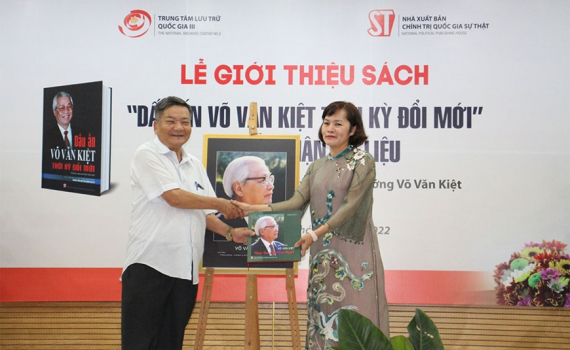 Ra mắt s&aacute;ch "Dấu ấn V&otilde; Văn Kiệt thời kỳ đổi mới&rdquo;