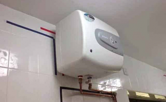 Cẩn trọng với nguy cơ b&igrave;nh n&oacute;ng lạnh bị r&ograve; điện