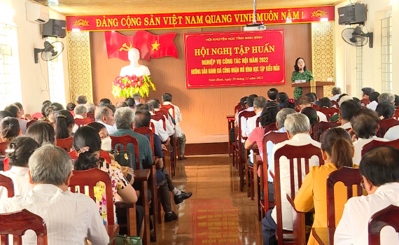 Bồi dưỡng nghiệp vụ c&ocirc;ng t&aacute;c khuyến học