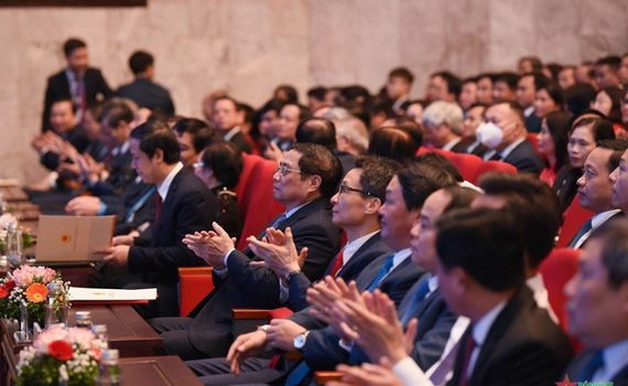 Thủ tướng Ch&iacute;nh phủ Phạm Minh Ch&iacute;nh dự lễ kỷ niệm 40 năm Ng&agrave;y Nh&agrave; gi&aacute;o Việt Nam
