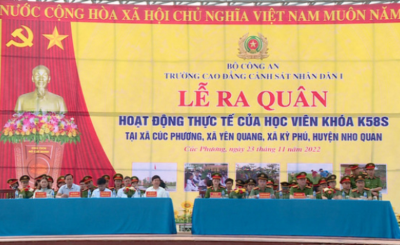 Học vi&ecirc;n trường Cao đẳng Cảnh s&aacute;t Nh&acirc;n d&acirc;n I ra qu&acirc;n hoạt động thực tế