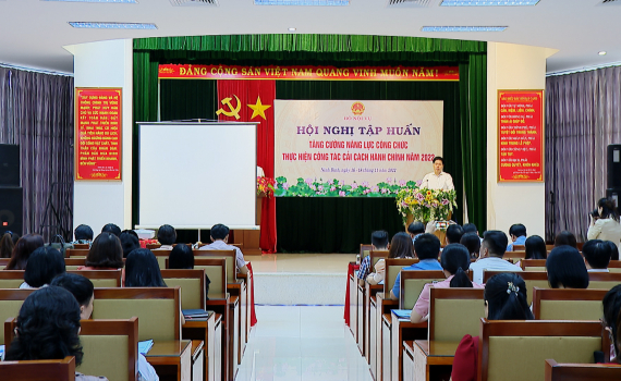 Tăng cường năng lực c&ocirc;ng chức thực hiện c&ocirc;ng t&aacute;c cải c&aacute;ch h&agrave;nh ch&iacute;nh