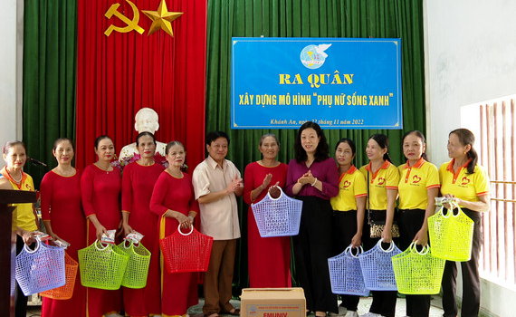 Hội Li&ecirc;n hiệp Phụ nữ tỉnh ra qu&acirc;n x&acirc;y dựng m&ocirc; h&igrave;nh &ldquo;Phụ nữ sống xanh&rdquo; 