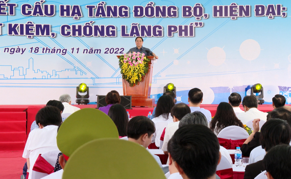 Thủ tướng Ch&iacute;nh phủ ph&aacute;t động phong tr&agrave;o thi đua &ldquo;Đẩy mạnh ph&aacute;t triển kết cấu hạ tầng đồng bộ, hiện đại, thực h&agrave;nh tiết kiệm, chống l&atilde;ng ph&iacute;&rdquo;