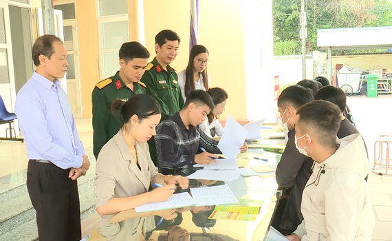 Huyện Hoa Lư kh&aacute;m sơ tuyển nghĩa vụ qu&acirc;n sự năm 2023