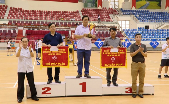 Bế mạc Giải cầu l&ocirc;ng c&aacute;c CLB c&uacute;p PT-TH Ninh B&igrave;nh năm 2022