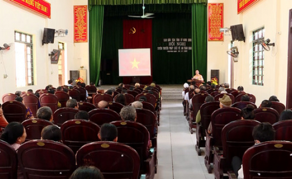 Hội nghị tuy&ecirc;n truyền ph&aacute;p luật về ATGT tại x&atilde; Ninh H&ograve;a