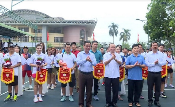 Khai mạc giải Quần vợt c&aacute;c CLB tỉnh Ninh B&igrave;nh lần thứ XVI