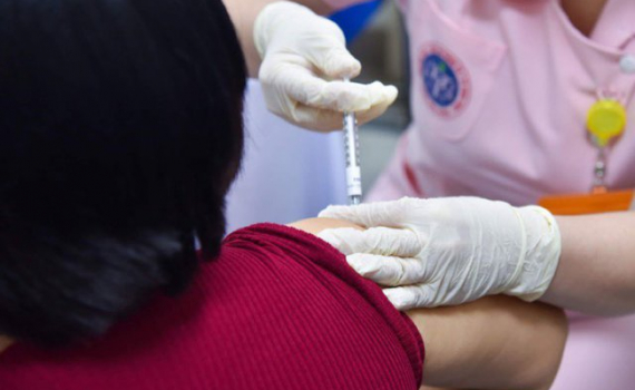 Đại dịch COVID-19 chắc chắn chưa kết th&uacute;c, vaccine vẫn l&agrave; 'vũ kh&iacute; chiến lược'