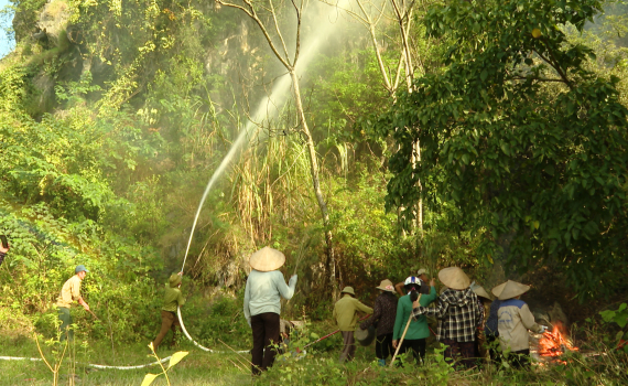 Trường Y&ecirc;n diễn tập chữa ch&aacute;y rừng