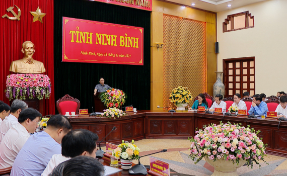 Thủ tướng Ch&iacute;nh phủ Phạm Minh Ch&iacute;nh l&agrave;m việc với Ban Thường vụ Tỉnh ủy Ninh B&igrave;nh
