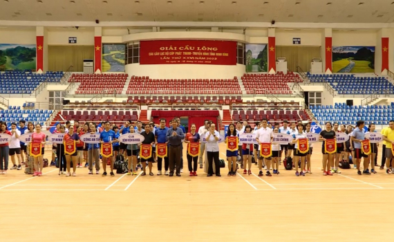 Khai mạc Giải Cầu l&ocirc;ng c&aacute;c CLB c&uacute;p PT-TH Ninh B&igrave;nh năm 2022